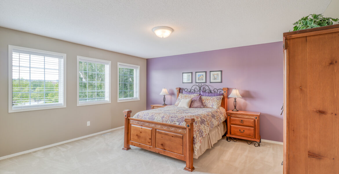 Colorful guest bedroom